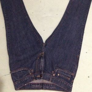 Women’s old navy blue jeans